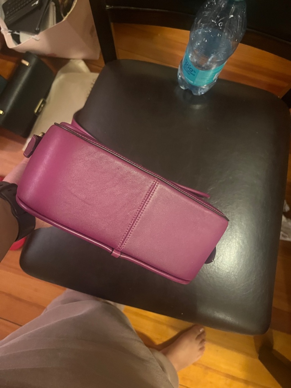 Coach crossbody shoulder bag in a Vibrant Magenta glove tanned leather - Picture 6 of 10